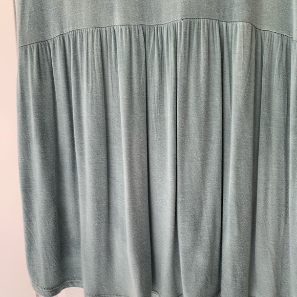 Super Cute Empire Waist Flowy Top - Picture 8 of 12